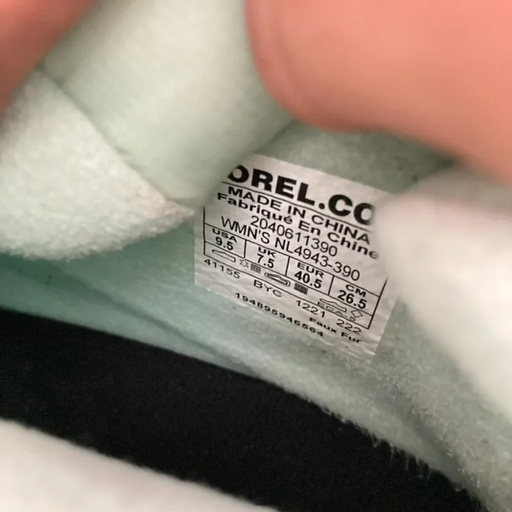 Sorel Women’s Winter Out N About III Puffy Zip Shoes Green Fleece Lined Sz 9.5